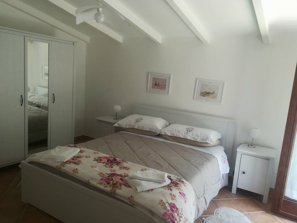Romantic Cottage, 2 Bedrooms