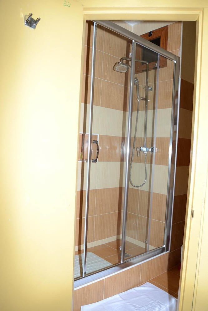 Goha Hotel Standard Room, 2 Twin Beds 12