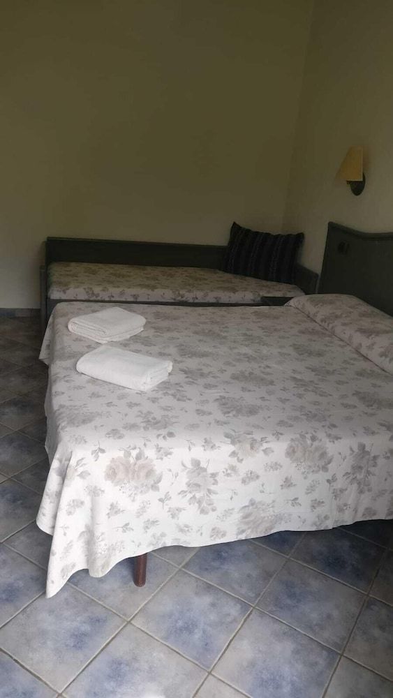 Economy Room