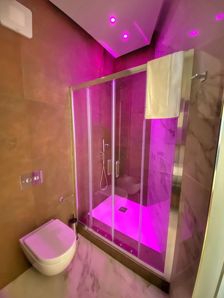 BorgiaRooms Deluxe Quadruple Room, 1 King Bed with Sofa bed, Non Smoking, Sea View 7