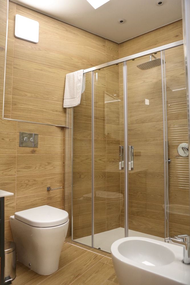 BorgiaRooms Deluxe Triple Room, 1 Queen Bed with Sofa bed, Non Smoking, Sea View 4