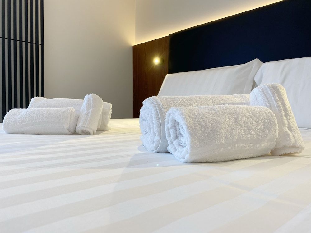 BorgiaRooms Deluxe Quadruple Room, 1 King Bed with Sofa bed, Non Smoking, Sea View 3