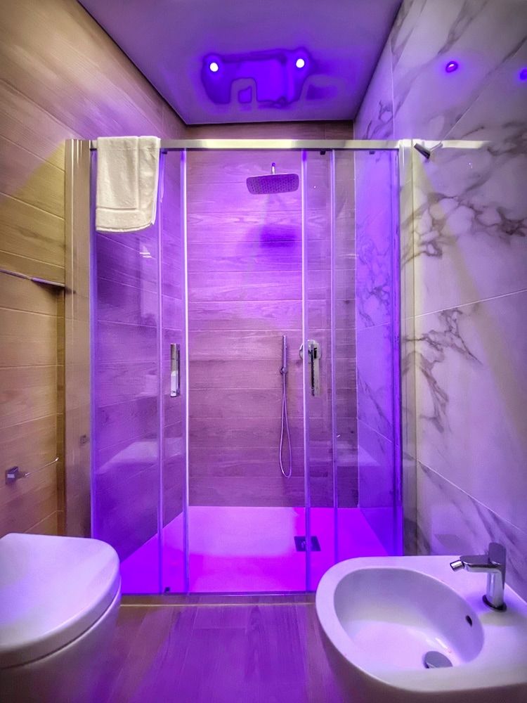 BorgiaRooms Deluxe Triple Room, 1 Queen Bed with Sofa bed, Non Smoking, Sea View 3