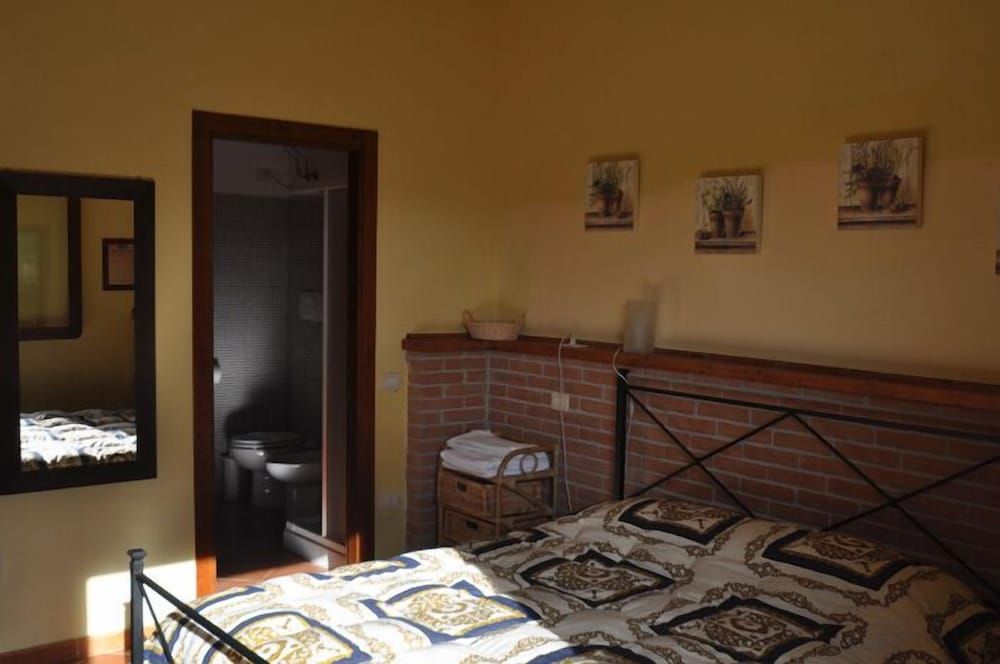 Agriturismo il Cerrosughero Double Room, Garden View