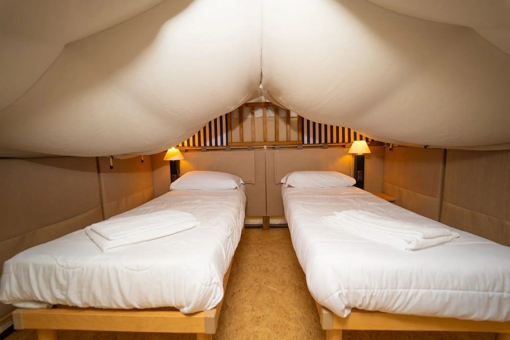Deluxe Tent