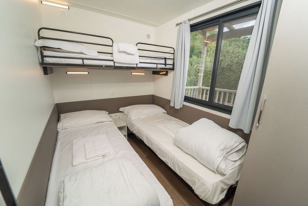 Deluxe Mobile Home