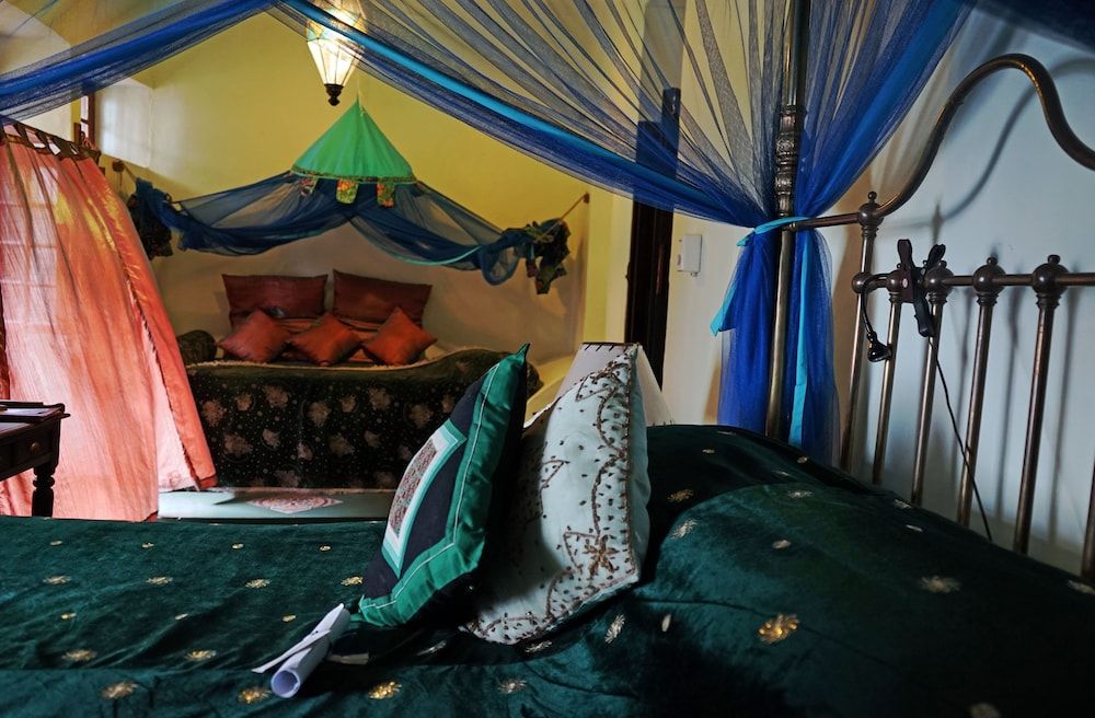 Zanzibar Palace Hotel Grand Suite, Bathtub