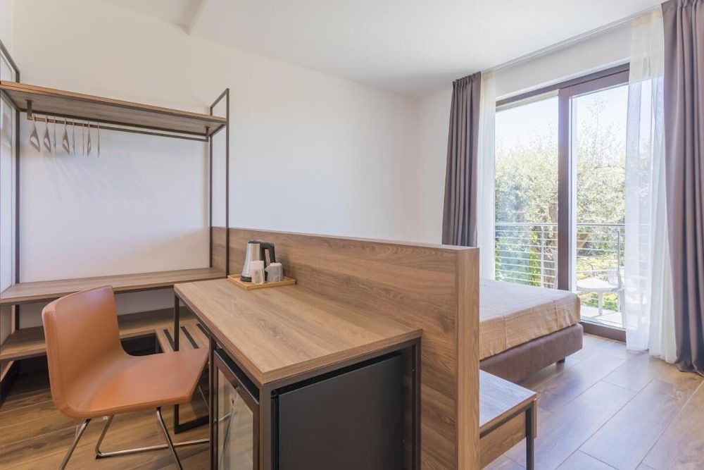 Room, 1 Bedroom, Balcony, Garden View