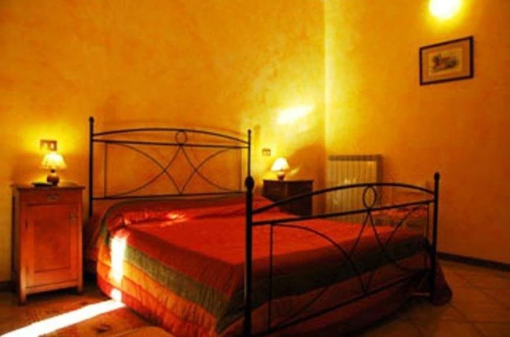 Double Room (1)