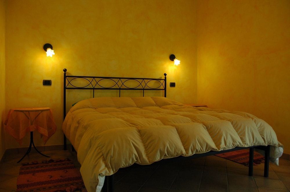Double Room (2)