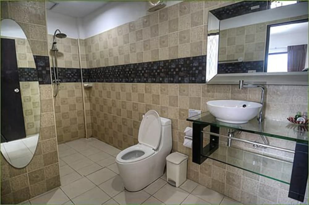 Samui Pier Beach Front Resort Deluxe Room, Sea View 8