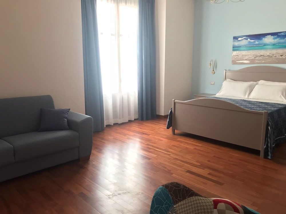 Case Vacanze al Duomo Elite Suite, 1 King Bed, Balcony 2