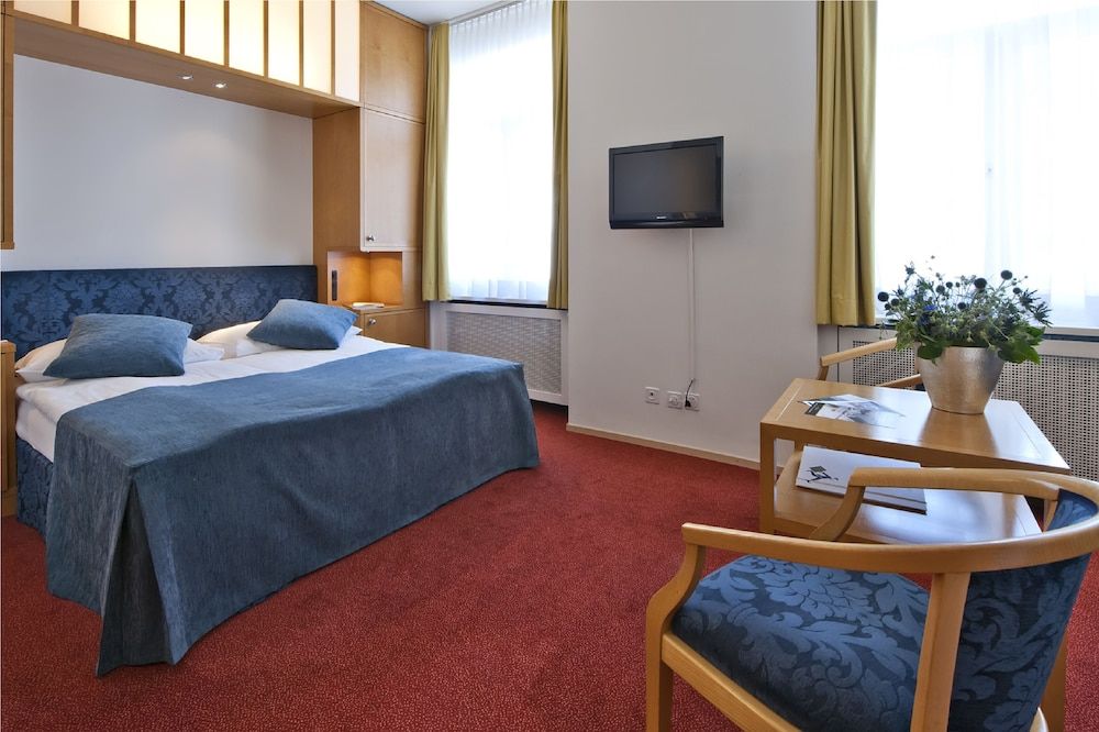 Schweizerhof Swiss Quality Hotel Double Room 3