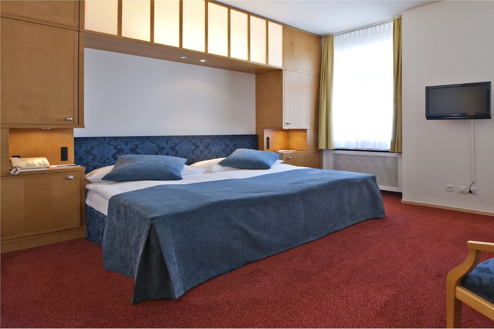 Schweizerhof Swiss Quality Hotel Double Room 2