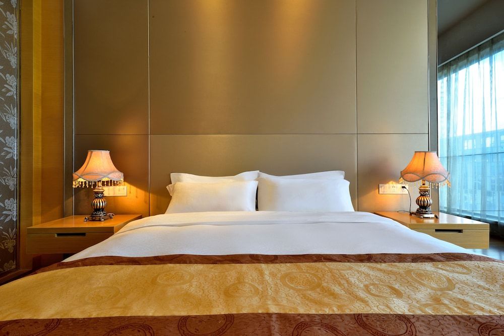 Superior Room, 1 King Bed, River View
