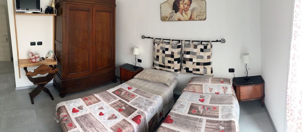 Basic Double Room, Garden View