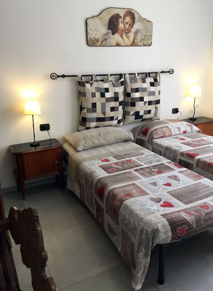 Basic Double Room, Garden View