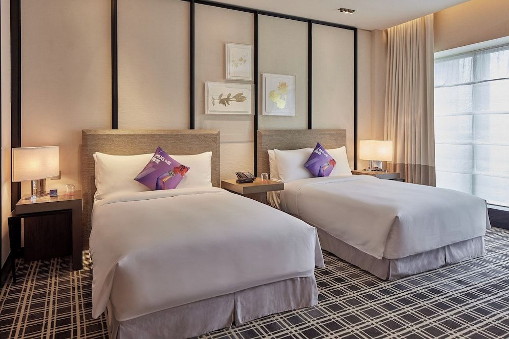 undefined W Guangzhou 10