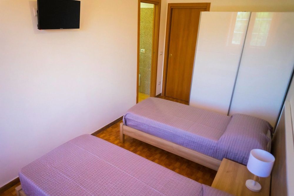 Economy Double or Twin Room, Balcony, Garden View