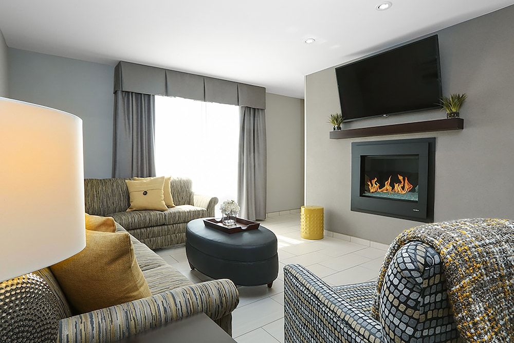 Suite, 1 Bedroom, Kitchen (Dining Area)