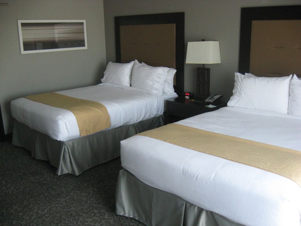 Suite, 1 Bedroom (2 Queen, Sofa Bed)