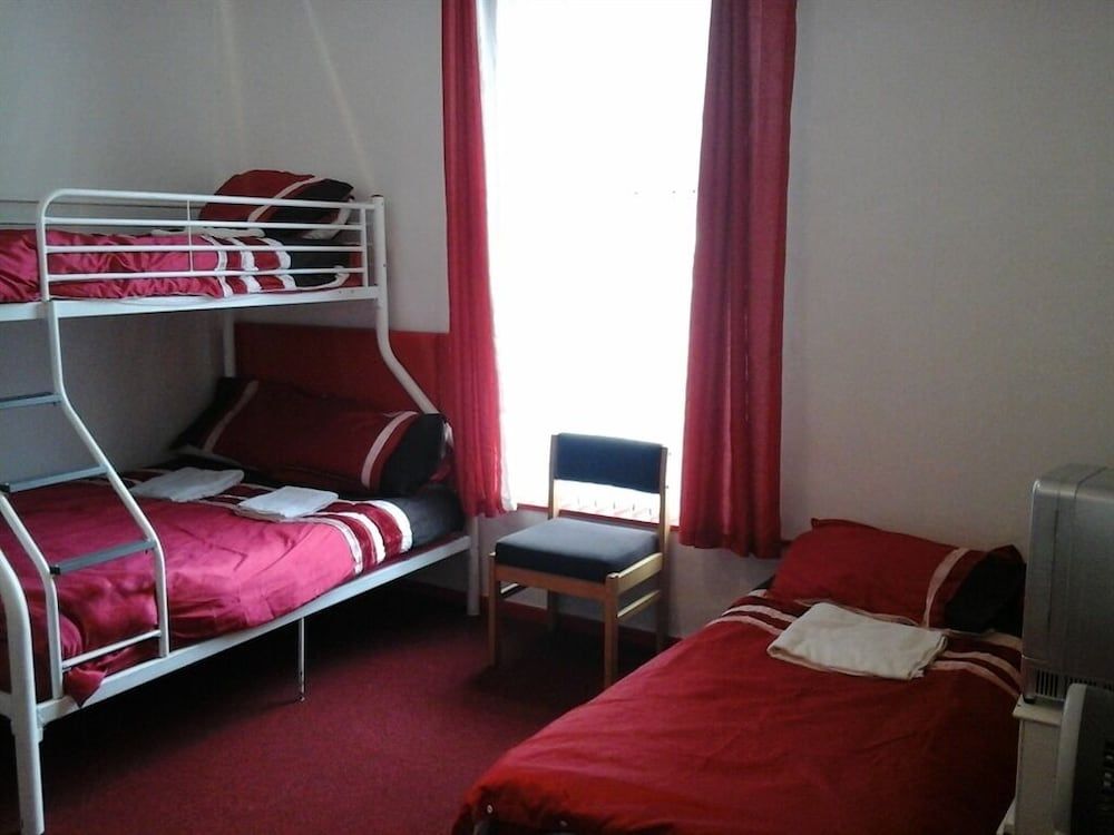 Suite, Shared Bathroom (Room 6)