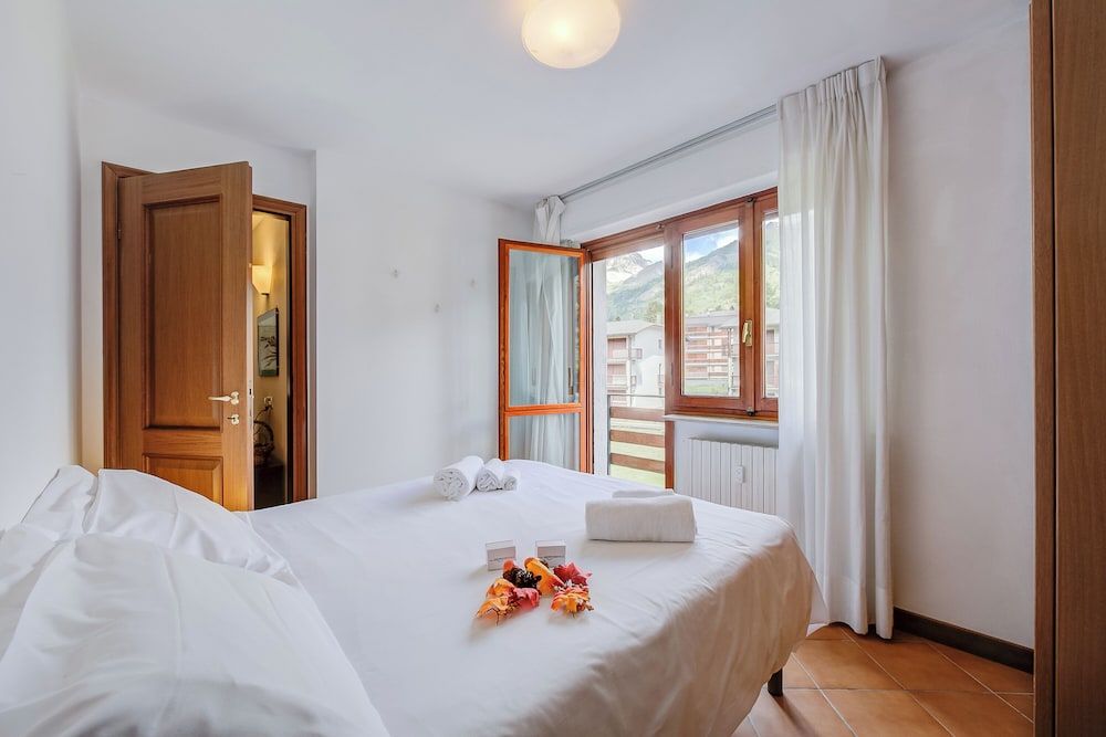 Family Apartment, 2 Bedrooms, 2 Bathrooms (Bramé La Fam 32 (few steps from)
