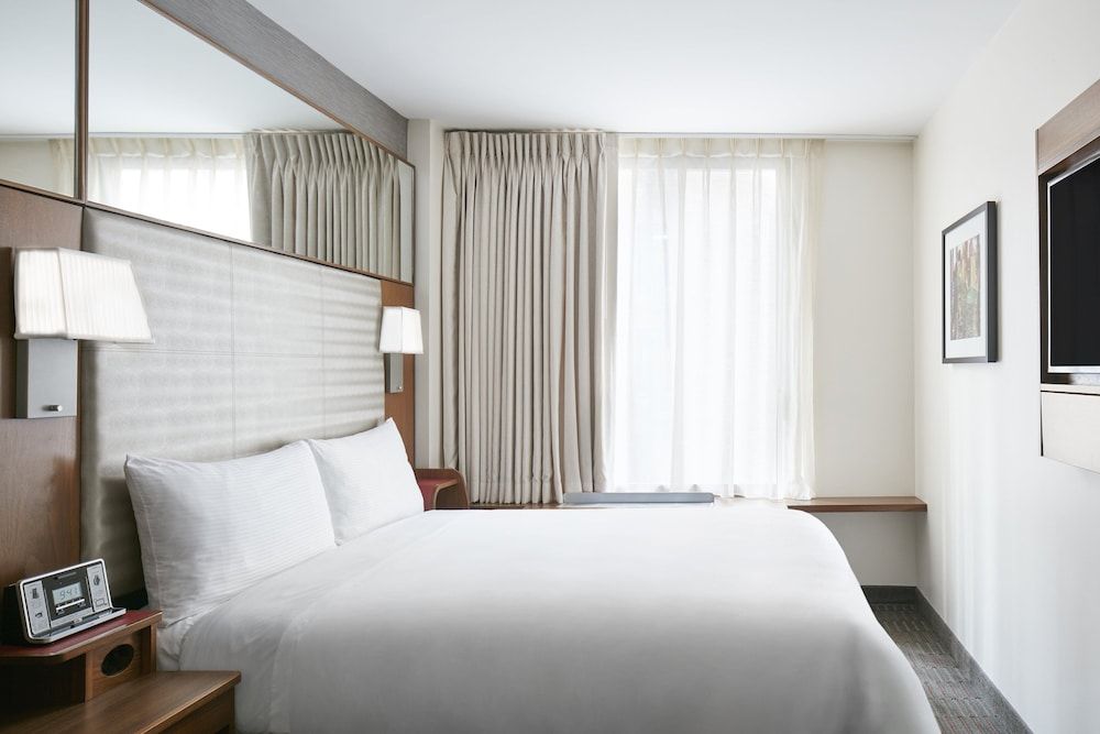 undefined Club Quarters Hotel, Grand Central 7