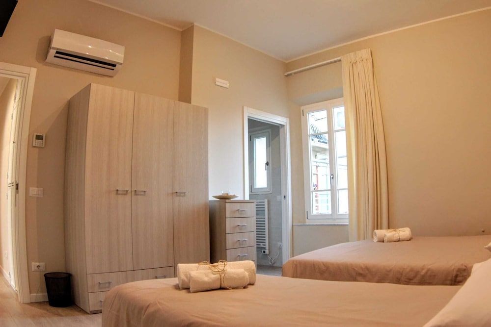 Deluxe Triple Room (5)