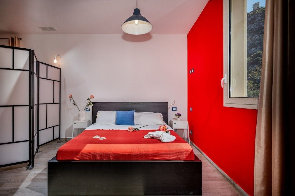 Studio, Multiple Bedrooms, Accessible, Smoking