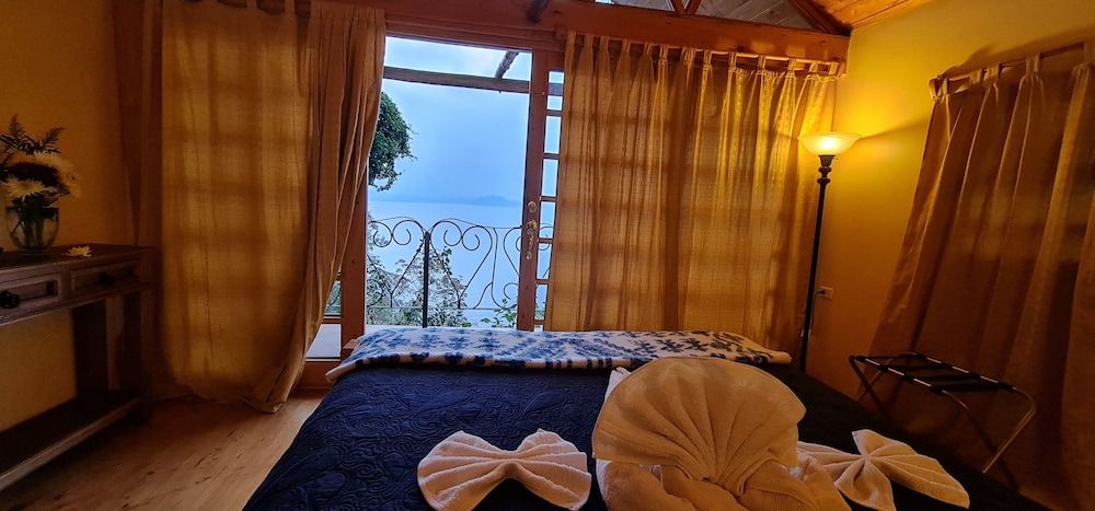 Atitlan Oasis Eco Hotel and Spa Kaalpul Design Cabin 5