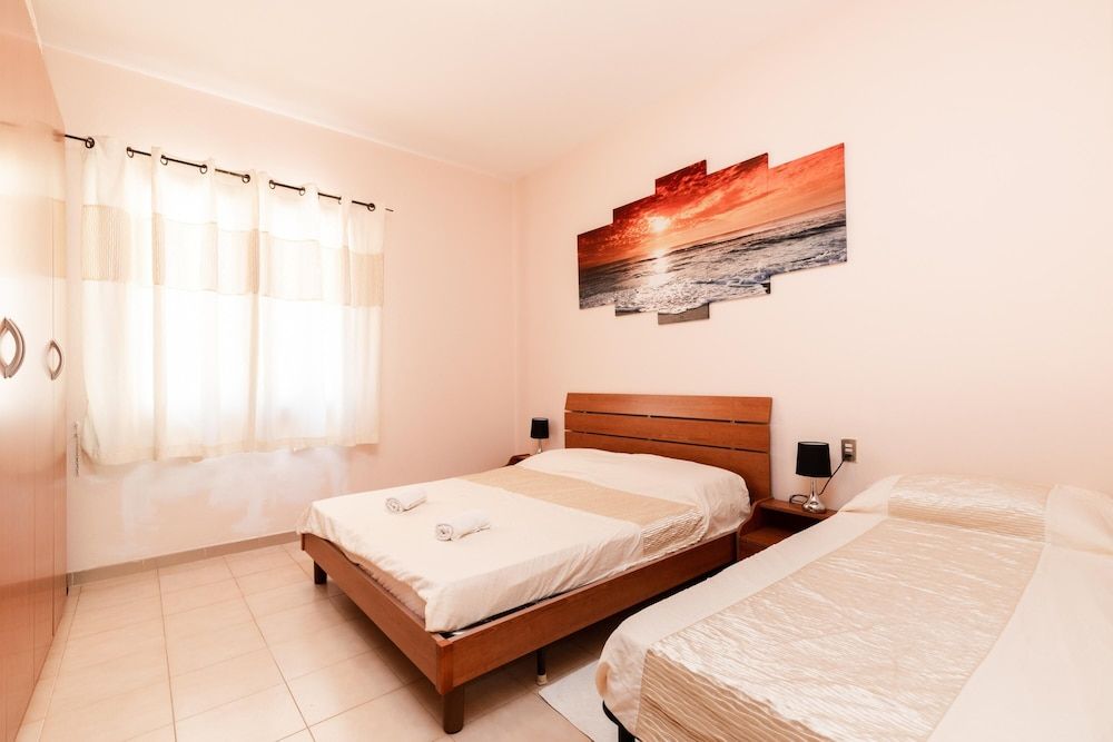Family Apartment, 1 Bedroom (Bilo Danilo Few Minutes From Sea)