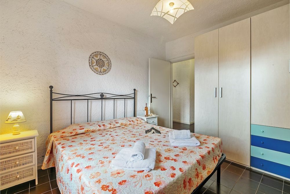 Family Apartment, 2 Bedrooms (Il Vecchio Faro A30 150Mt From The)