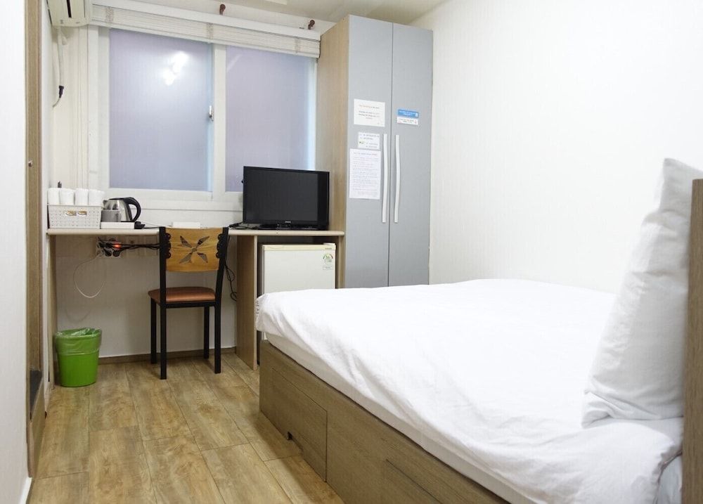 Suncity Guest House Double Room 7