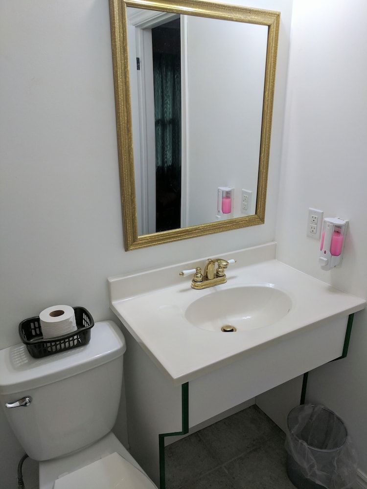 Bay Motel Standard Room, 2 Double Beds 5