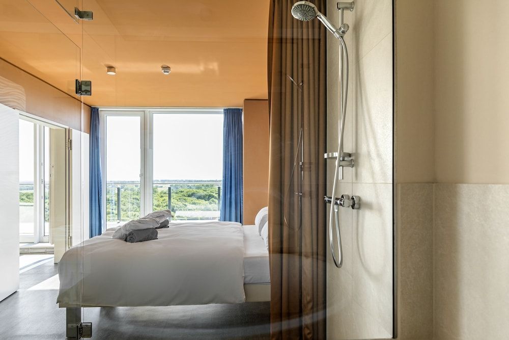 aja Warnemuende Double room lateral sea view 9