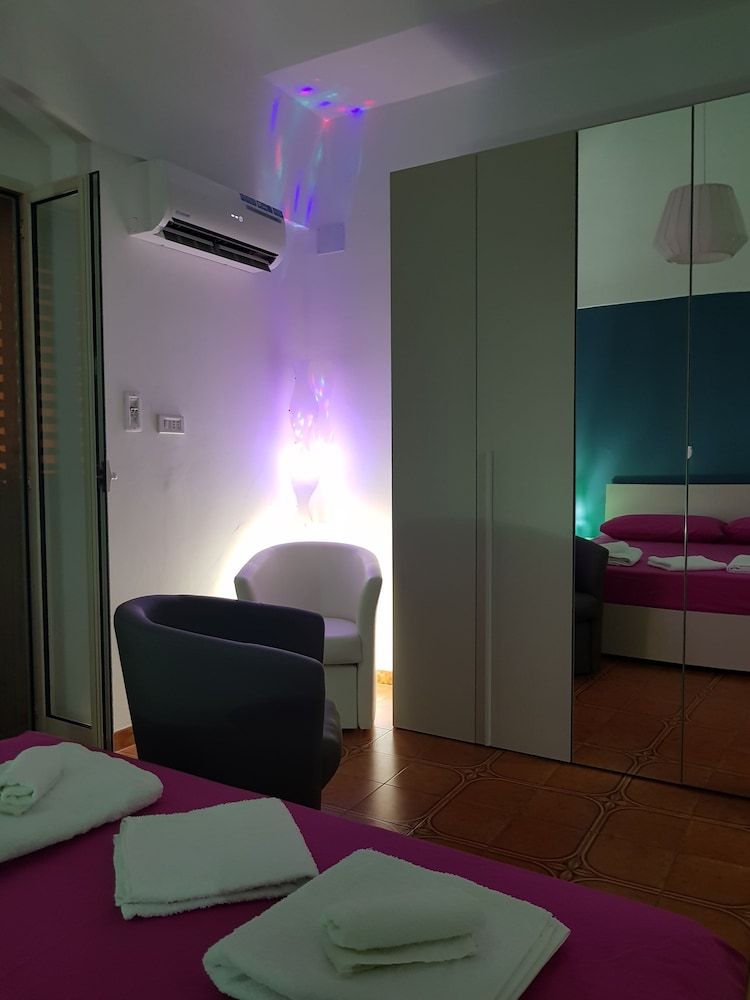 Deluxe Apartment, 2 Bedrooms, Non Smoking, Partial Ocean View