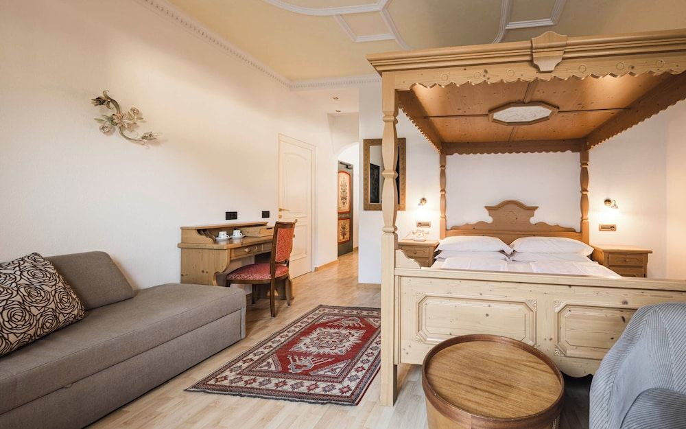 Cavallino d'Oro Superior Room 6