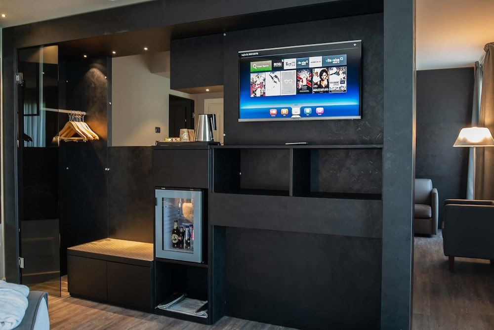 Maranello Palace Suite, 1 King Bed 40