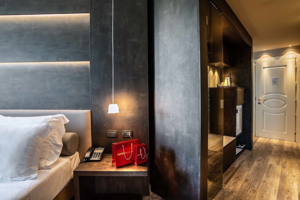 Maranello Palace Suite, 1 King Bed 35