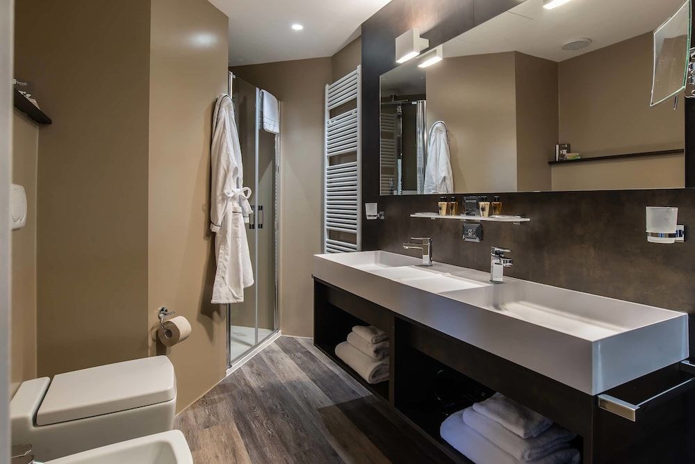 Maranello Palace Suite, 1 King Bed 25