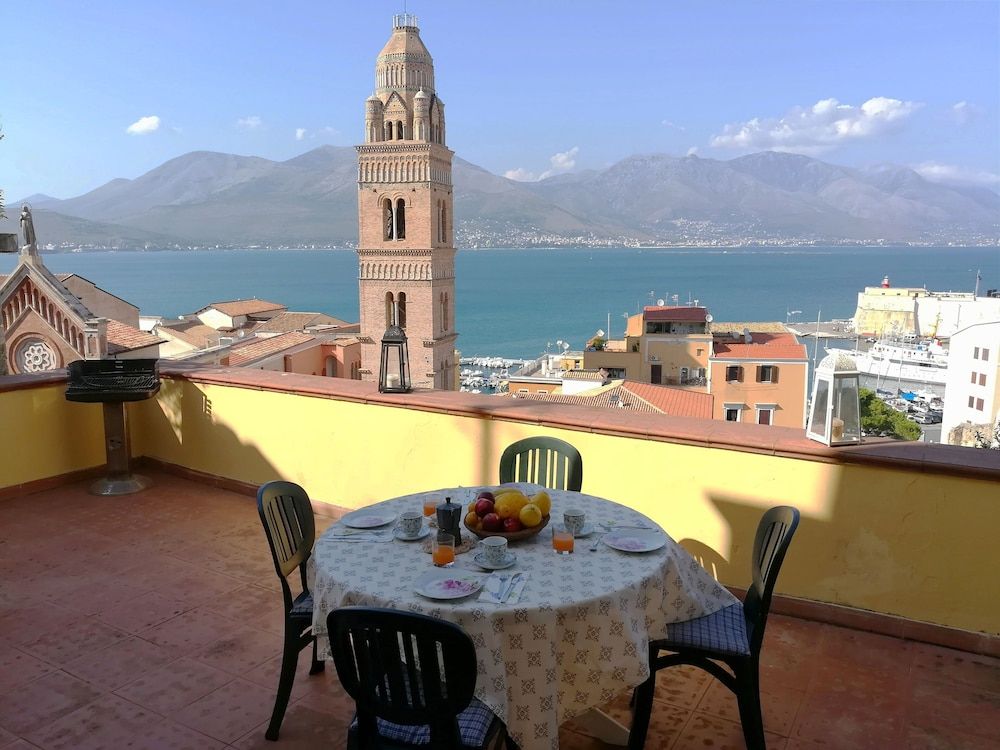 House, 3 Bedrooms, Terrace, City View