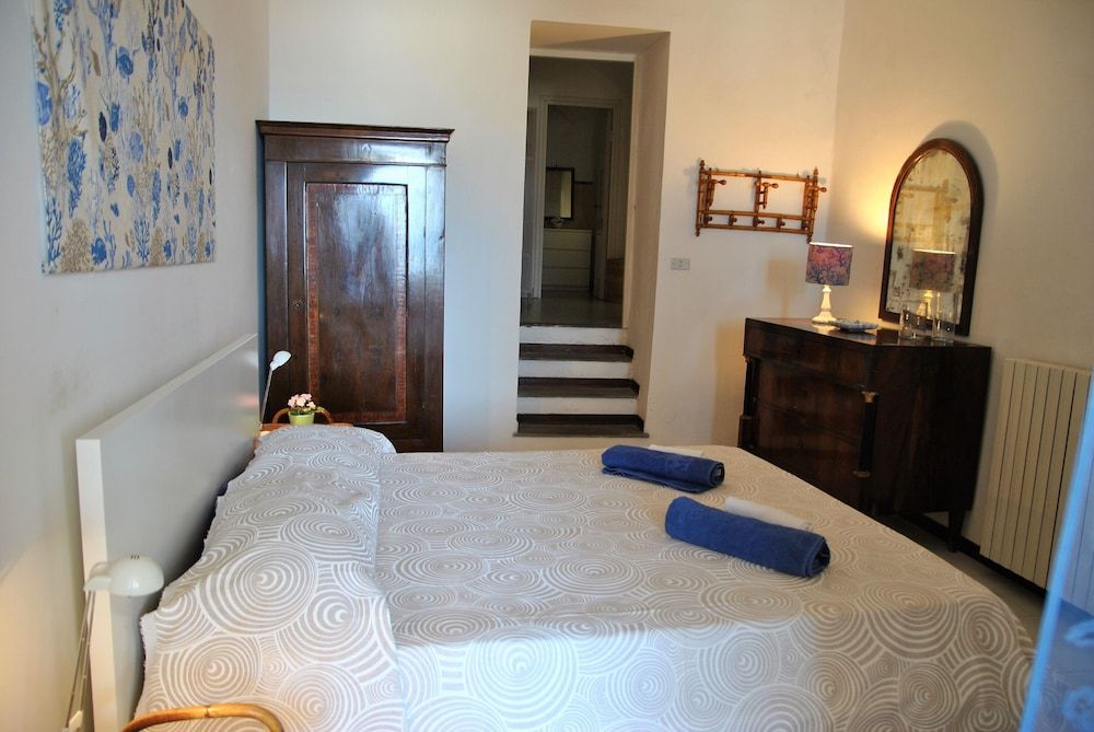 House, 3 Bedrooms, Terrace, City View