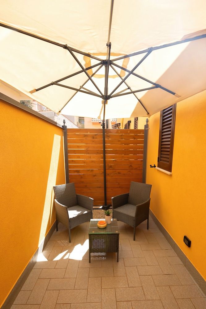 Sunset House Balestrate Comfort Room, 1 King Bed with Sofa bed, Courtyard View 6