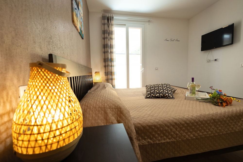 Sunset House Balestrate Comfort Room, 1 King Bed with Sofa bed, Courtyard View 3