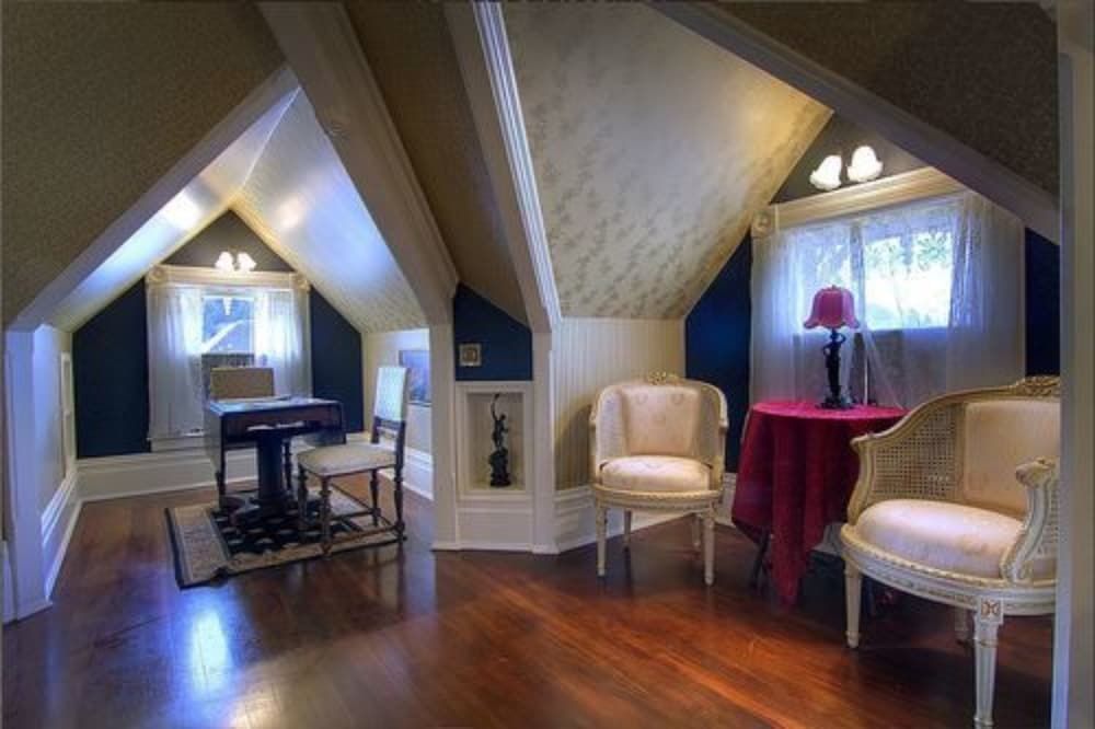 Gingerbread Mansion Inn Luxury Suite, 1 King Bed 6