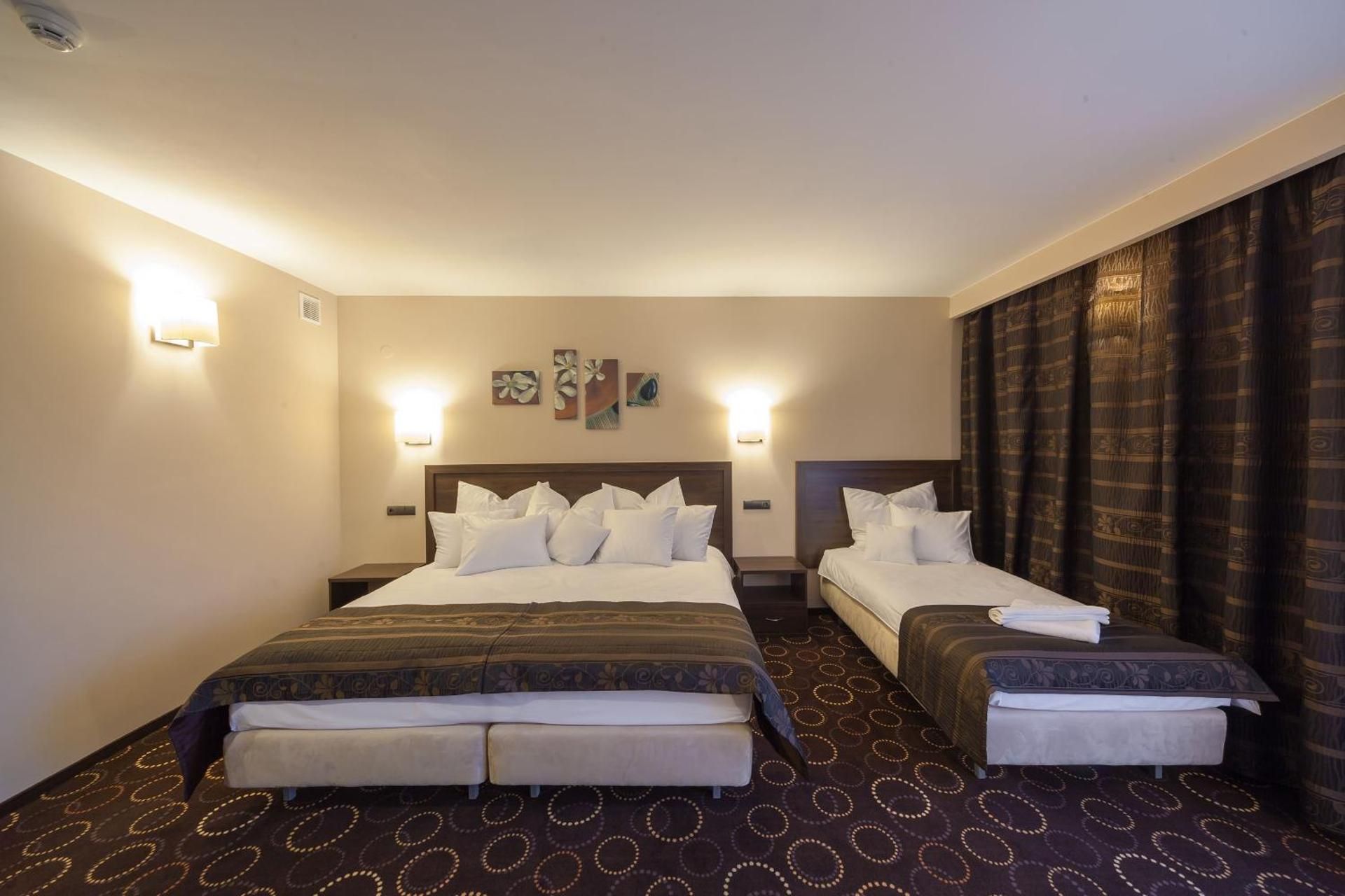 Deluxe Family Room