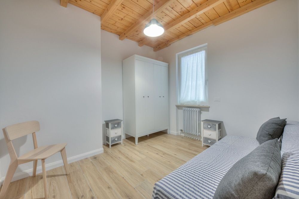 Family House, Multiple Beds, 2 Bathrooms (San Zeno Di Montagna 1 Lake View &)