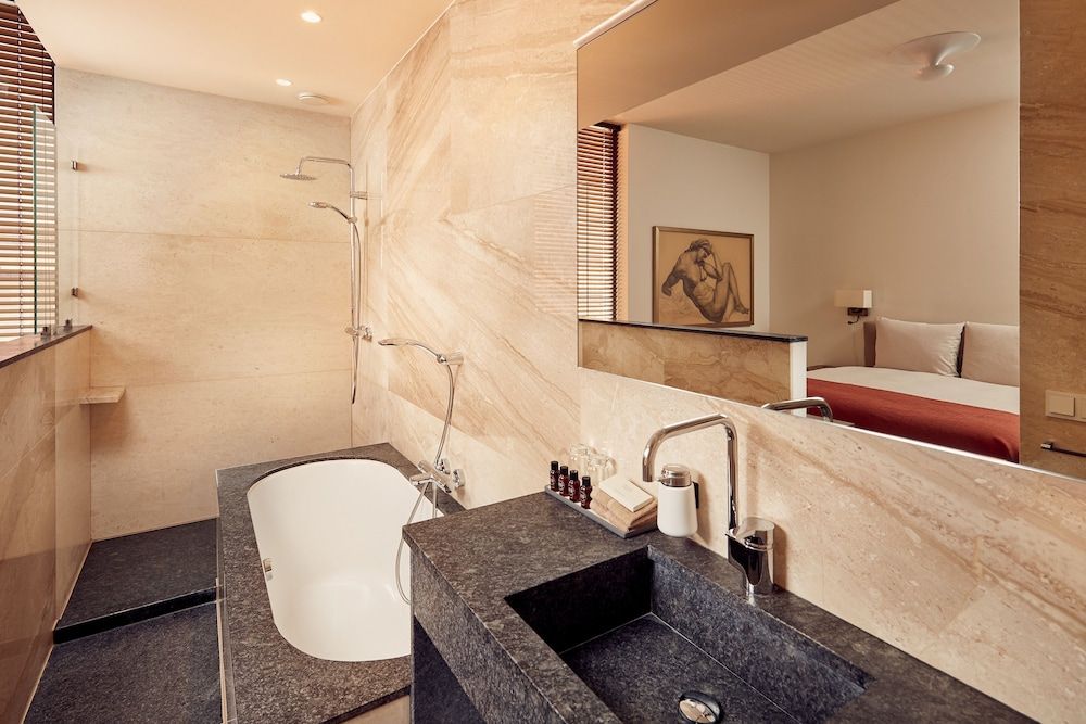 Hotel Miss Blanche Executive Suite, 2 Queen Beds, Canal View 3