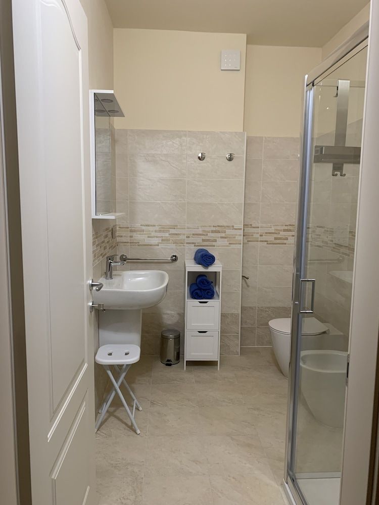 Ferriera 8 Basic Room 24